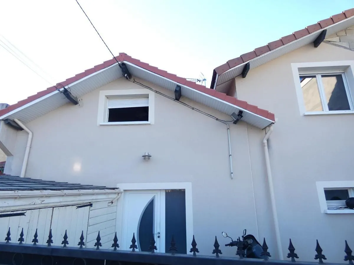 Villa Maison Moderne Et Spacieuse Avec Piscine Villeurbanne France