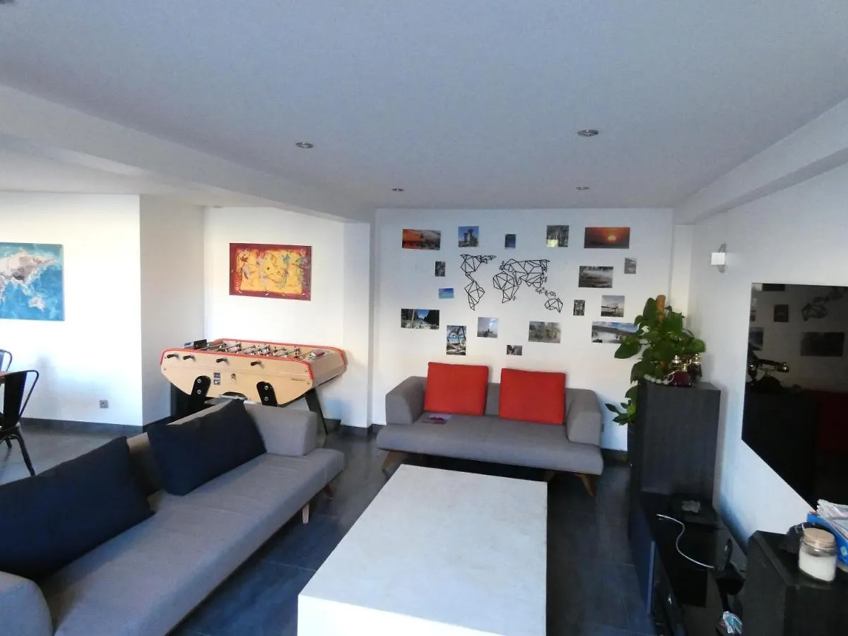 Maison Moderne Et Spacieuse Avec Piscine Villeurbanne